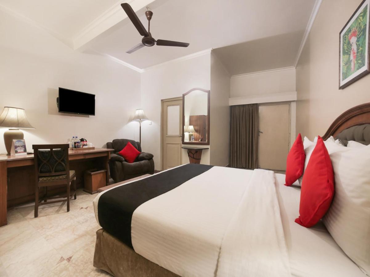 Capital O 10953 Dayal Lodge - A Boutique Hotel Агра Экстерьер фото